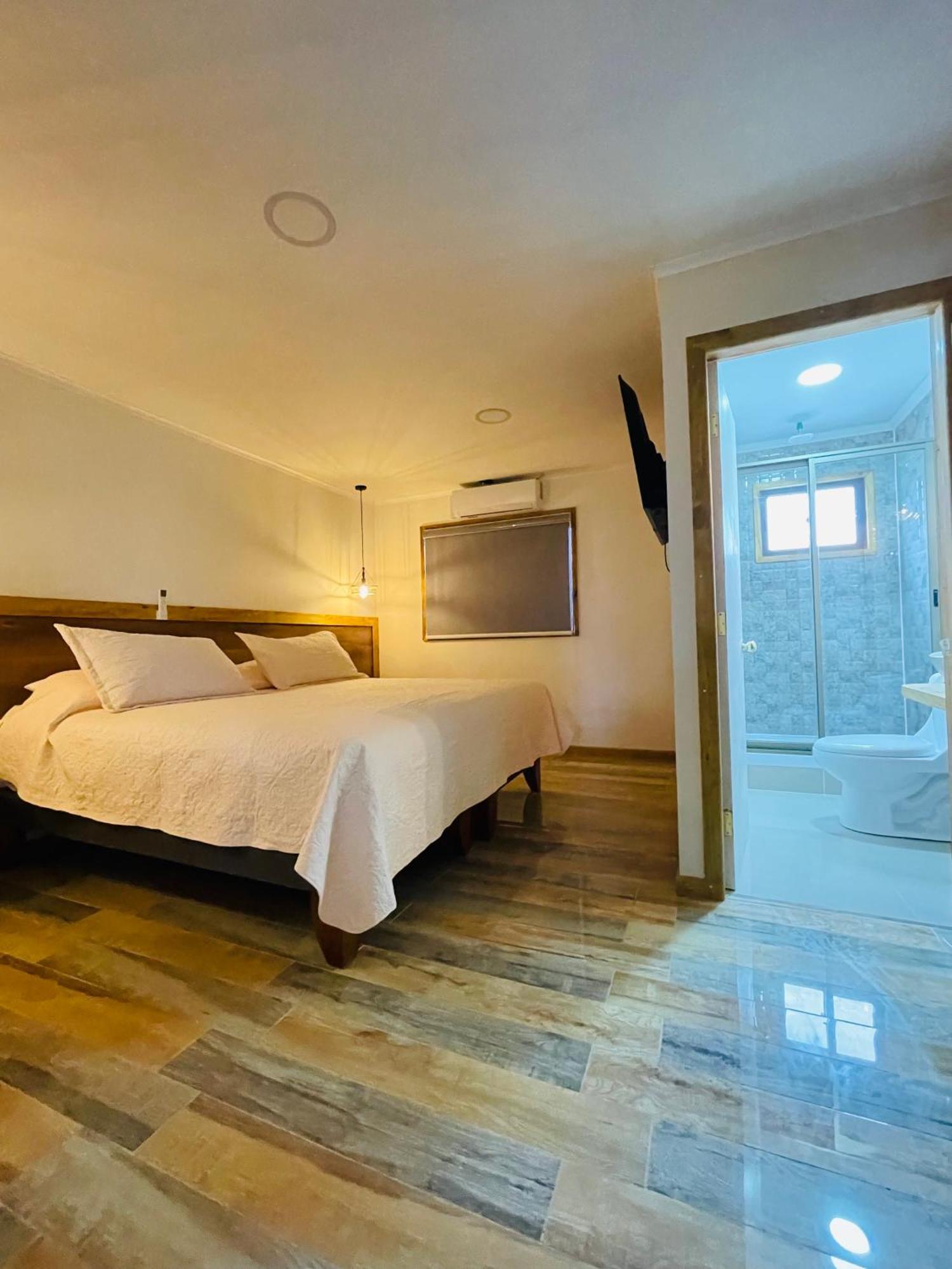 Residencial Victoria Said 호텔 리나레스 외부 사진